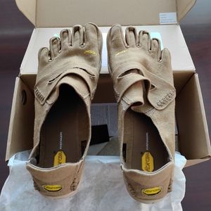 Vibram five-fingers CVT hemp shoes
